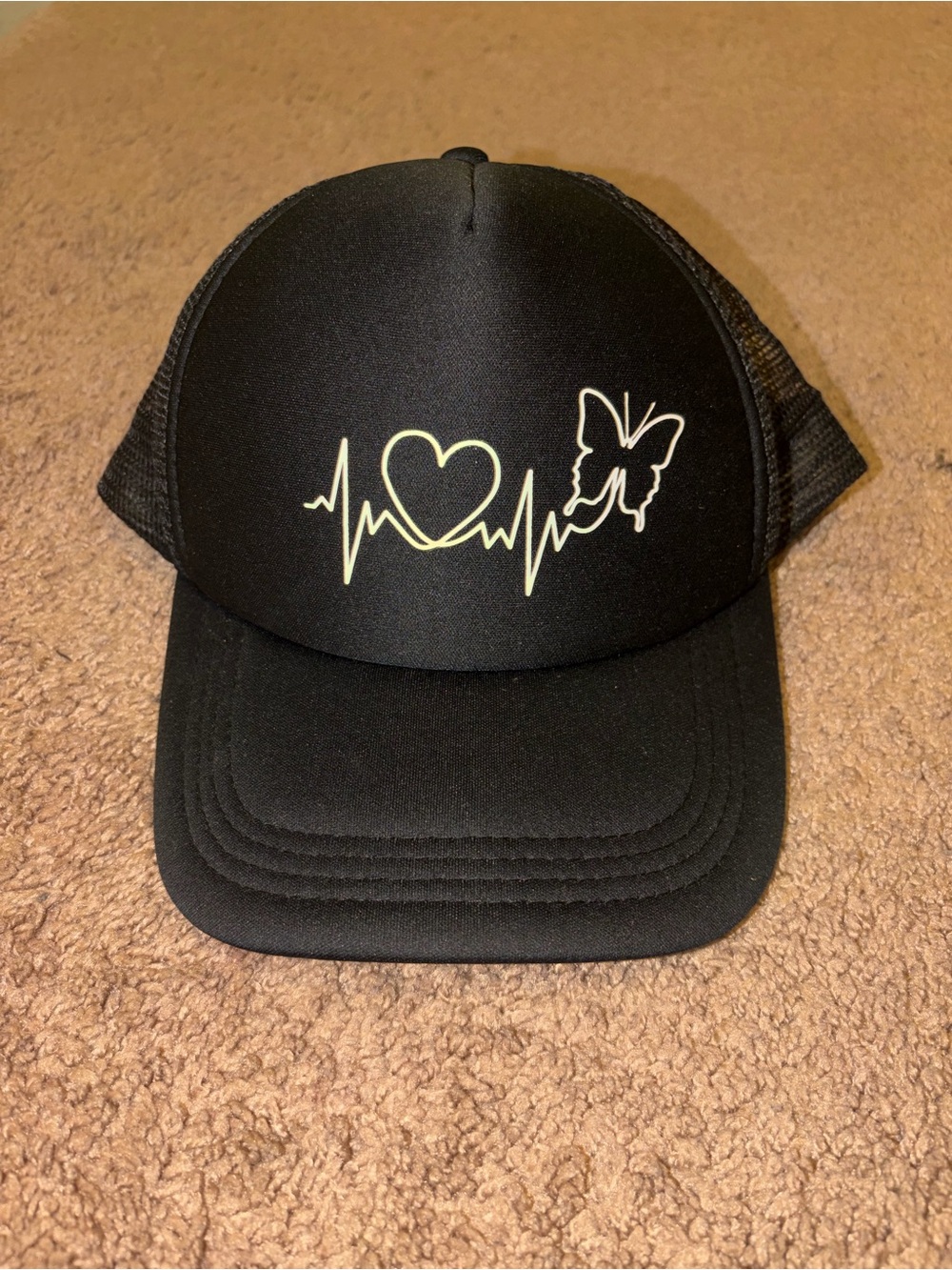 SHEIN Black Trucker Cap with Heartbeat & Butterfly Graphic - Picture 1 of 2